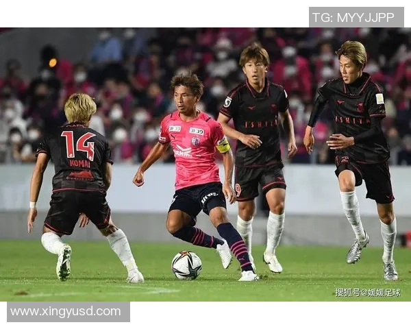 东京绿茵迎战长崎航海激情对决展现足球魅力与团队精神